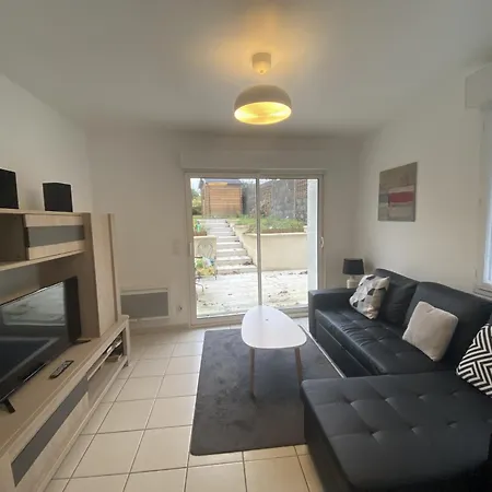 Maison Renovee Avec Cuisine Equipee A - Fr-1-541-148 * La Roche-Posay