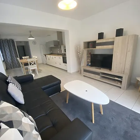 Maison Renovee Avec Cuisine Equipee A - Fr-1-541-148 * La Roche-Posay