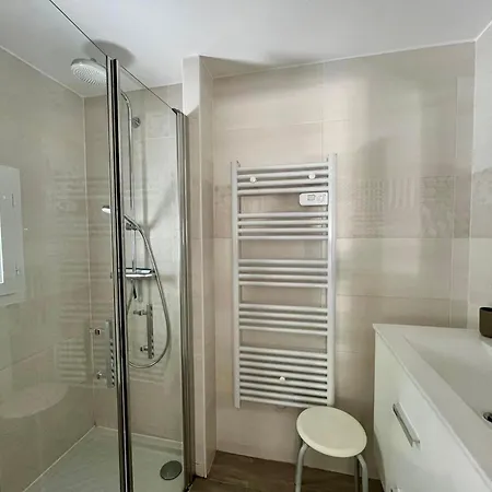 Maison Renovee Avec Cuisine Equipee A - Fr-1-541-148 *