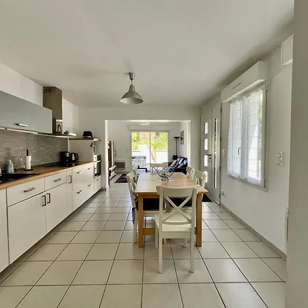 Maison Renovee Avec Cuisine Equipee A - Fr-1-541-148 La Roche-Posay