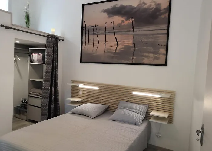 Maison Renovee Avec Cuisine Equipee A - Fr-1-541-148